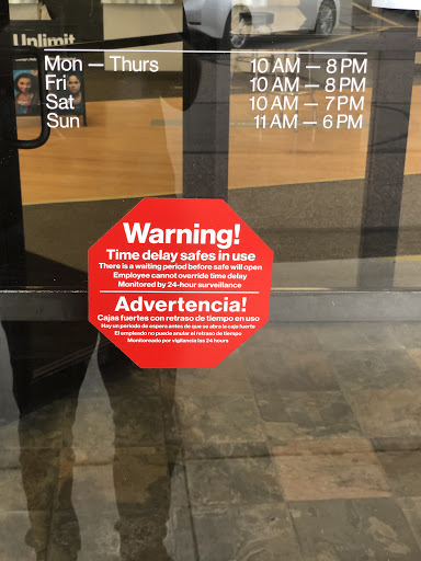 Cell Phone Store «Verizon Authorized Retailer - A Wireless», reviews and photos, 3611 W Maple Rd, Bloomfield Twp, MI 48301, USA