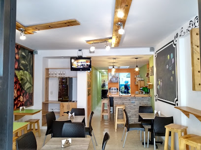Verdes Cafe Vinos & Tapas