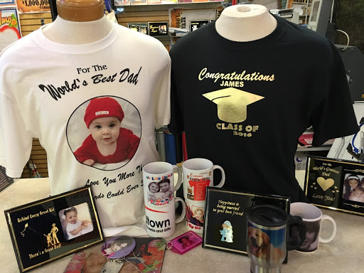 Custom T-shirt Store «Midtown Custom Souvenirs and Gifts», reviews and photos, 920 E Lake St #148n, Minneapolis, MN 55407, USA