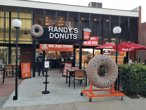 Shopping Mall «Shops On Lake Avenue», reviews and photos, 345 S Lake Ave, Pasadena, CA 91101, USA