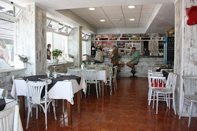 Restaurante La Farola - Av. Marqués de Valdecilla, 119, 39110 Soto de la Marina, Cantabria, Spain