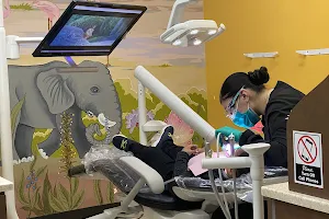 Kids World Dental image