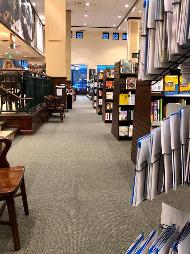 Barnes & Noble image