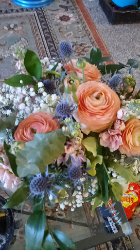 Florist «Village Flower Basket-Gardens», reviews and photos, 1090 River Rd, Granville, OH 43023, USA