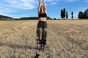 Sara Siri Yoga - Cours de Yoga, méditation et chant mantra à Nice image
