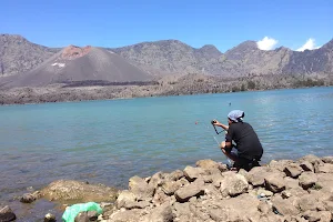 Lake Segara Anak image