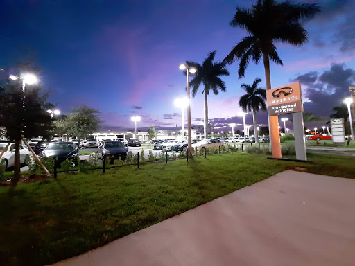 Car Dealer «Lauderdale INFINITI», reviews and photos, 900 E Sunrise Blvd, Fort Lauderdale, FL 33304, USA