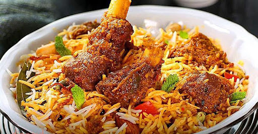 مطعم صناع الطعم لتقديم الوجبات 