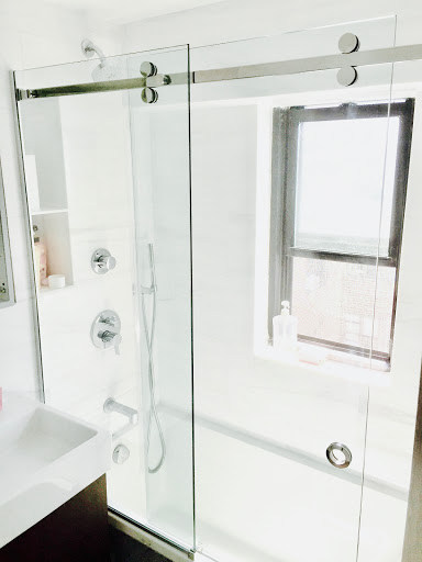 Frameless shower doors