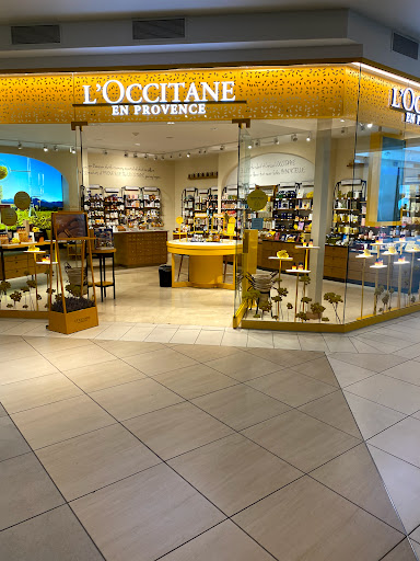 Shopping Mall «The Fashion Mall at Keystone», reviews and photos, 8702 Keystone Crossing, Indianapolis, IN 46240, USA