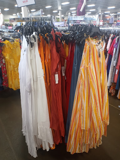Clothing Store «K&G Fashion Superstore», reviews and photos, 3393 Steelyard Dr, Cleveland, OH 44109, USA
