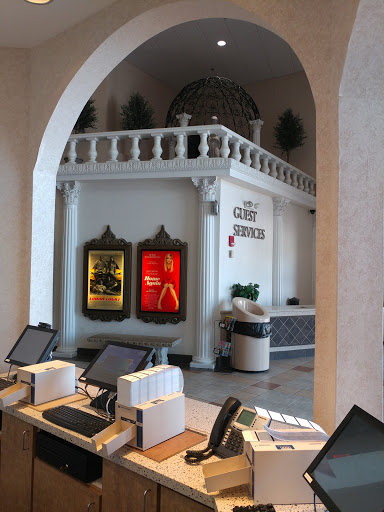 Movie Theater «B&B Theatres Overland Park 16», reviews and photos, 8601 W 135th St, Overland Park, KS 66223, USA