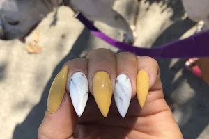 Champagne Nails image