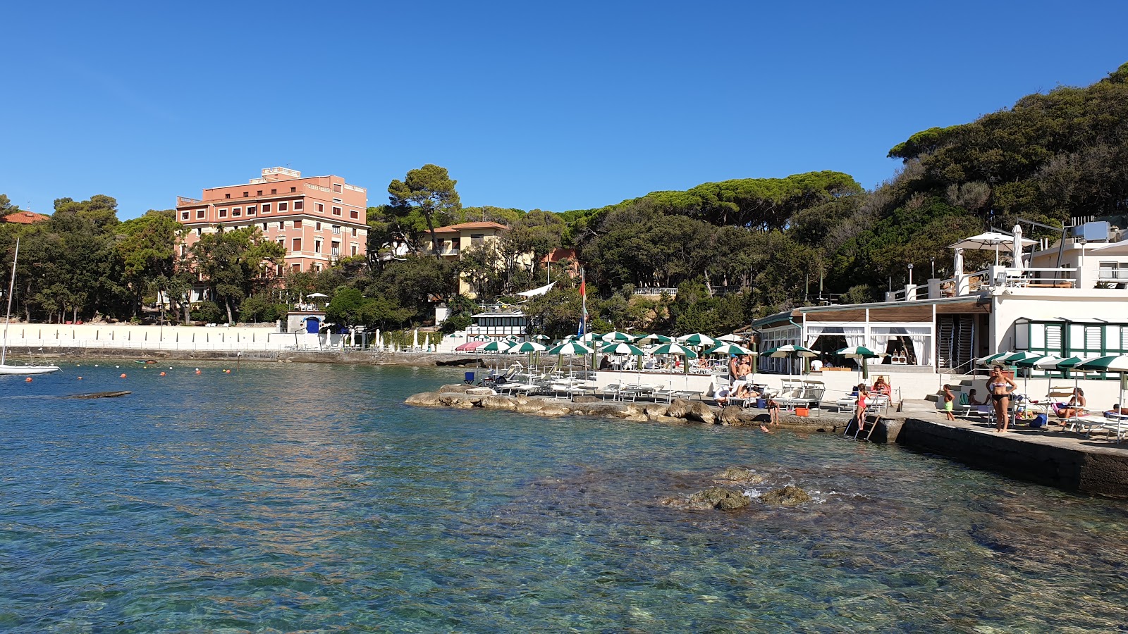 Foto av Castiglioncello Beach delvis område resort
