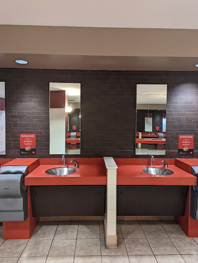 Movie Theater «AMC Veterans 24», reviews and photos, 9302 Anderson Rd, Tampa, FL 33634, USA