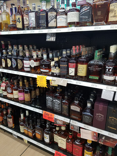 Liquor Store «Fairgrounds Discount Beverages (Liquors)», reviews and photos, 2157 York Rd, Timonium, MD 21093, USA