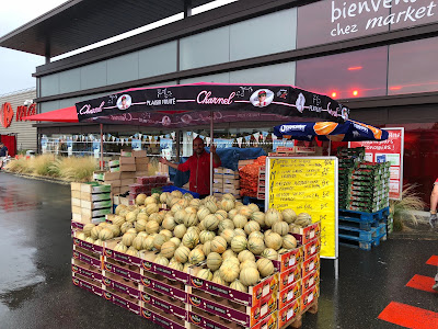 Market Theix à Theix-Noyalo