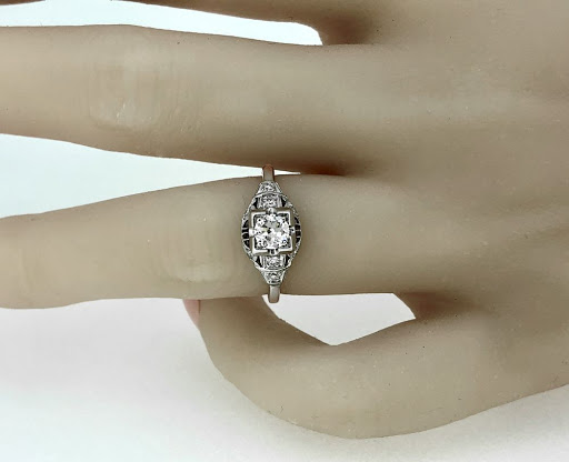 Jewelry Store «Gesner Estate Jewelry», reviews and photos, 1600 W Bay Dr, Largo, FL 33770, USA