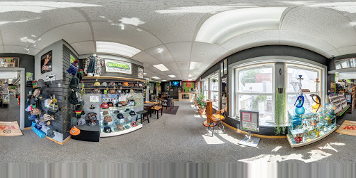 Tobacco Shop «Knuckleheads Tobacco & Gifts», reviews and photos, 550 State St, Madison, WI 53703, USA