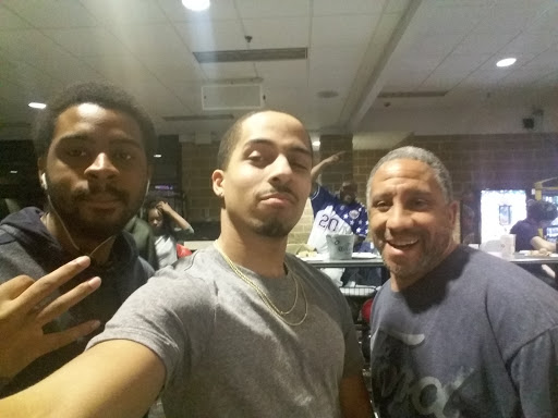 Bowling Alley «Showplace Entertainment Center», reviews and photos, 141 E Service Rd, Staten Island, NY 10314, USA