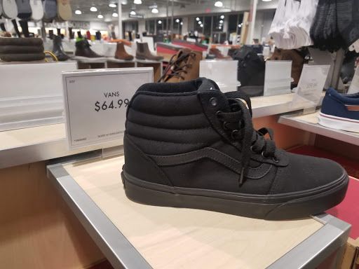 Shoe Store «DSW Designer Shoe Warehouse», reviews and photos, 8506 E 71st St, Tulsa, OK 74133, USA