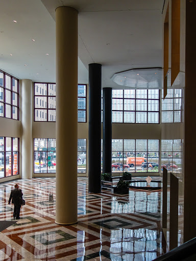 Financial Institution «American Express Co», reviews and photos