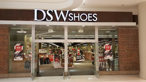 Shoe Store «DSW Designer Shoe Warehouse», reviews and photos, 124 West Market, Bloomington, MN 55425, USA