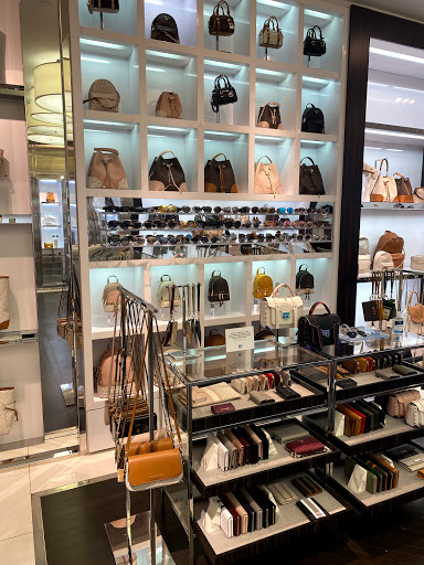 Fashion Accessories Store «Michael Kors», reviews and photos, 1800 Sawgrass Mills Cir #2630, Sunrise, FL 33323, USA
