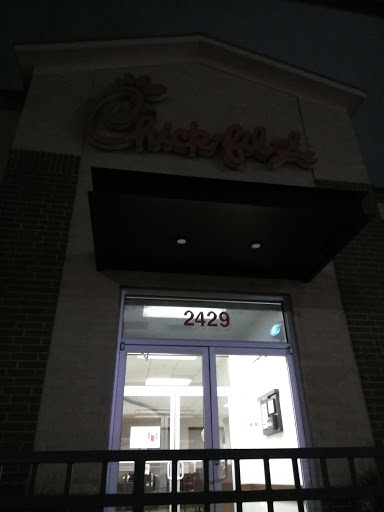 Fast Food Restaurant «Chick-fil-A», reviews and photos, 2429 W Wheatland Rd, Dallas, TX 75237, USA