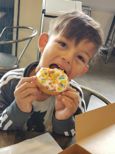 Donut Shop «Sweet Retreat Donuts», reviews and photos, 924 Pacific Coast Hwy, Long Beach, CA 90806, USA