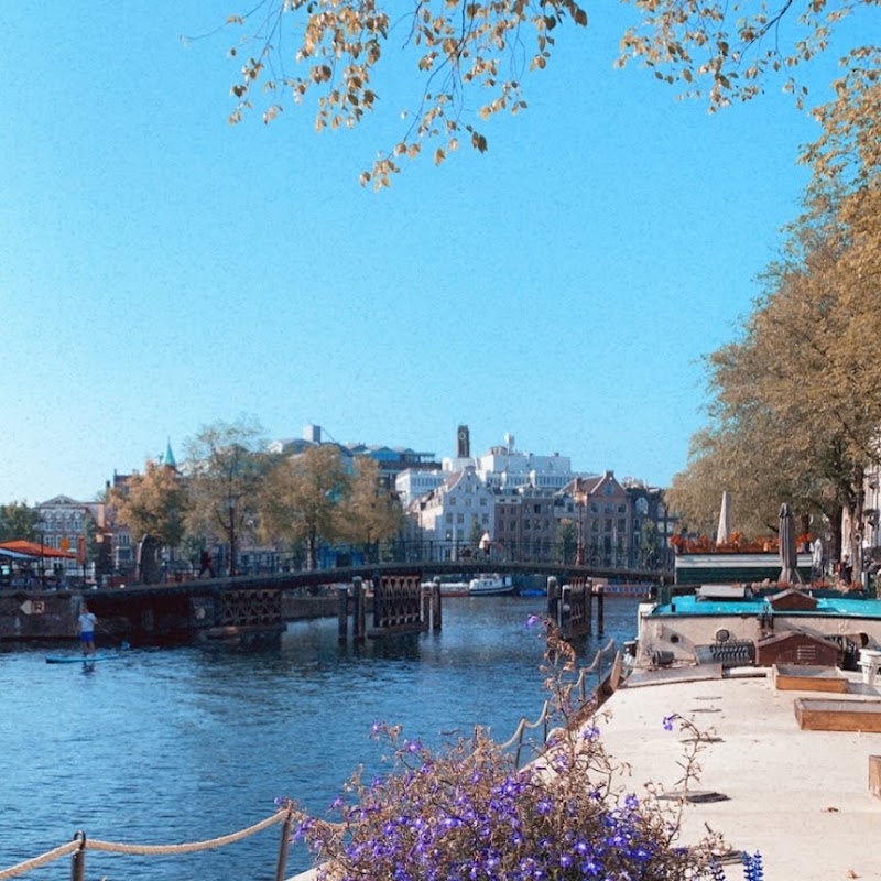 Romantic Houseboat