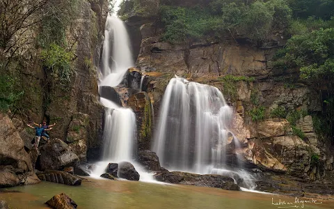 Aradunu Falls image