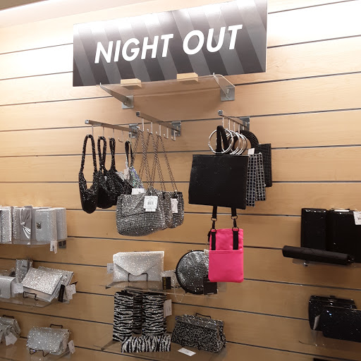 Shoe Store «DSW Designer Shoe Warehouse», reviews and photos, 1160 Broadway, Saugus, MA 01906, USA