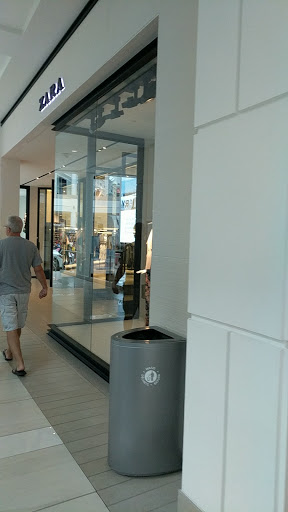 Shopping Mall «Menlo Park Mall», reviews and photos, 55 Parsonage Rd, Edison, NJ 08837, USA