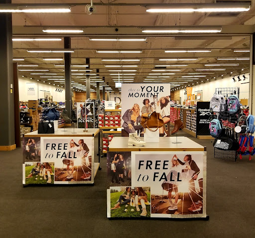 Shoe Store «DSW Designer Shoe Warehouse», reviews and photos, 7896 Dublin Blvd, Dublin, CA 94568, USA