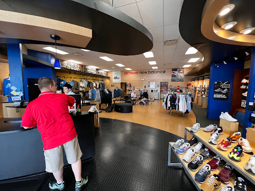 Shoe Store «New Balance Chicago», reviews and photos, 17W490 22nd St, Oakbrook Terrace, IL 60181, USA