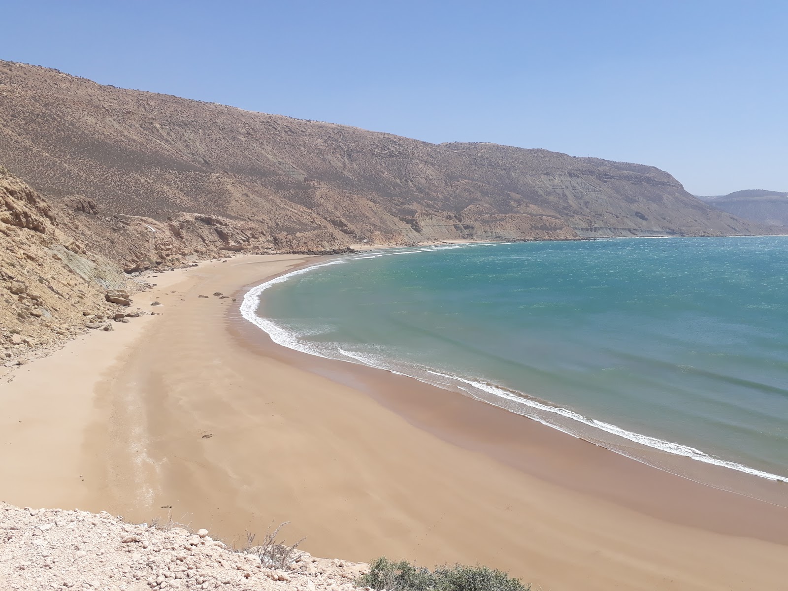 Φωτογραφία του Plage d'Imsouane 2 με λεπτή καφέ άμμος επιφάνεια