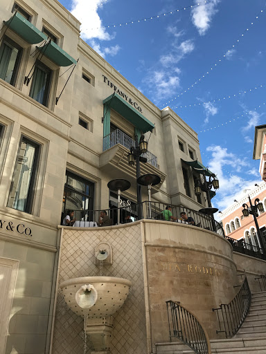 Jewelry Store «Tiffany & Co.», reviews and photos, 210 N Rodeo Dr, Beverly Hills, CA 90210, USA