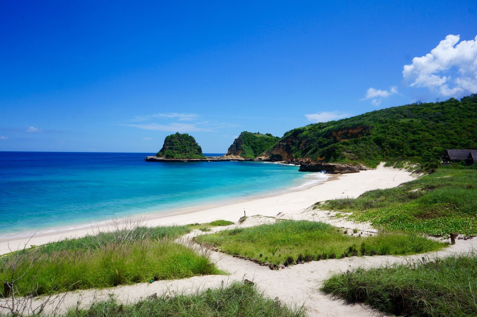 Foto von Jeeva Beloam Camp Beach mit grauer sand Oberfläche