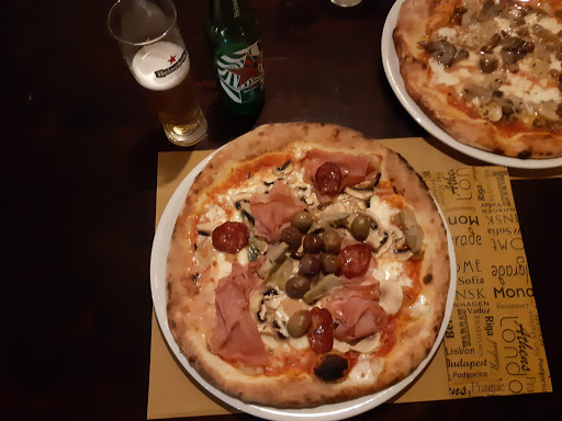Snout Music Pub in Lizzano, Provincia di Taranto