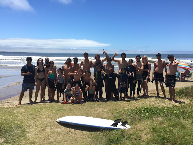 Opiniones de La Pedrera Surfing School en Rocha - Escuela