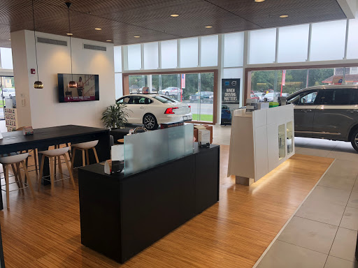 Car Dealer «Wynn Volvo Cars Norristown», reviews and photos, 2049 W Main St, Norristown, PA 19403, USA