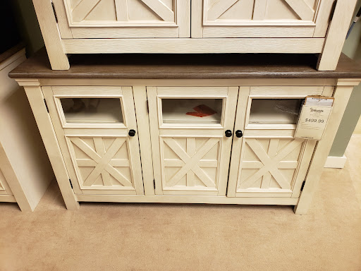 Furniture Store «Wayside Furniture», reviews and photos, 1367 Canton Rd, Akron, OH 44312, USA