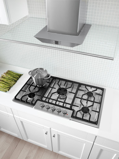 Universal Appliance and Kitchen Center image