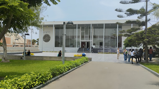 Universidad Femenina del Sagrado Corazón (UNIFE)