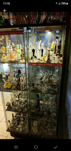 Tobacco Shop «Whole Leaf Tobacco», reviews and photos, 4945 N Milwaukee Ave, Chicago, IL 60630, USA