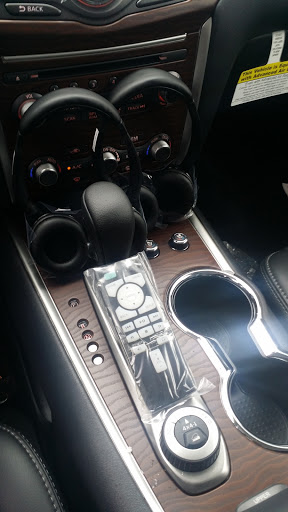 Car Dealer «White Plains Nissan Sales», reviews and photos, 500 Tarrytown Rd, White Plains, NY 10607, USA