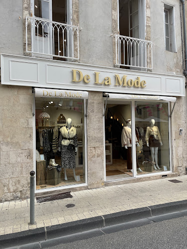 Magasin de vêtements pour femmes De La Mode La Rochelle