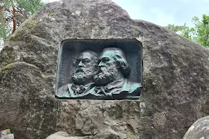 Stèle de Théodore Rousseau et Jean-François Millet image