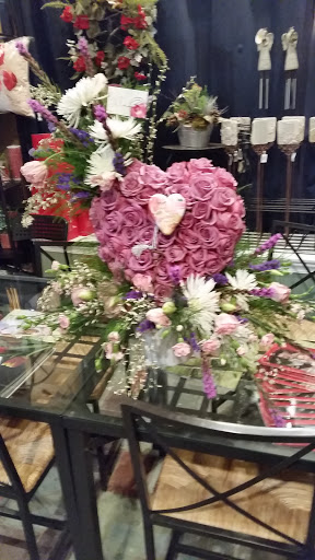 Florist «Flower Basket», reviews and photos, 302 N Lake St, Aurora, IL 60506, USA